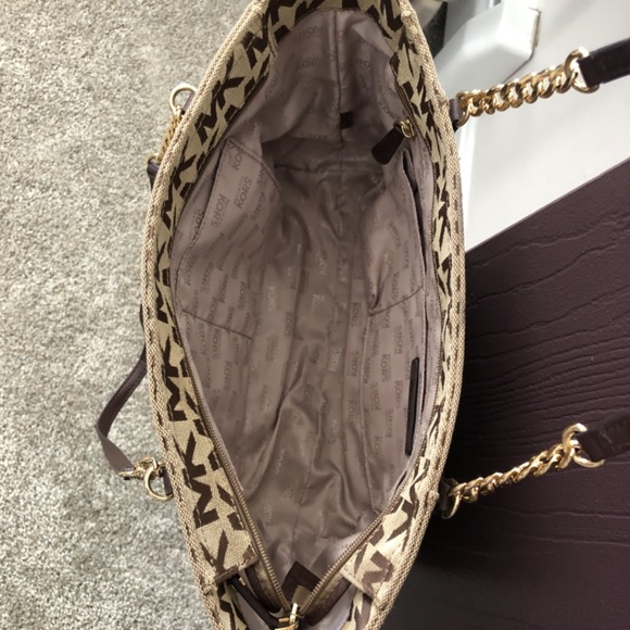 Michael Kors Purse - Picture 4 of 4